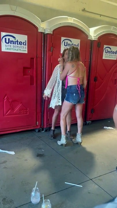 Girls brawl over porta potty outside country music singer Morgan Wallen's show in Pennsylvania