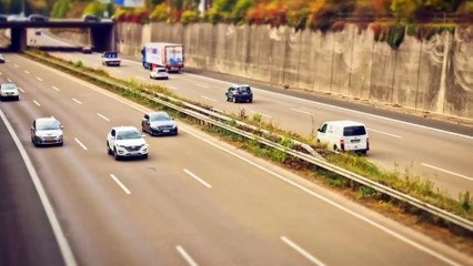 Ayo Ingat Lagi Larangan Lewat Bahu Jalan Tol | SINAU