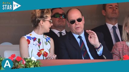 Albert de Monaco  sa fille Jazmin Grace Grimaldi près de lui pour l'été, sensuelle sirène dans un m