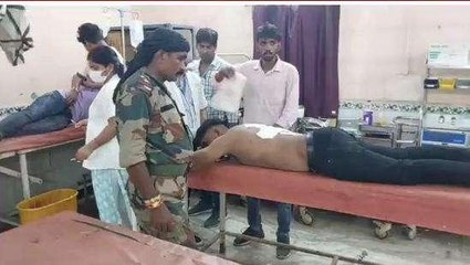 BREAKING: आपसी विवाद में दो गुटों के बीच हुई चाकूबाजी, एक घायल युवक का इलाज जारी