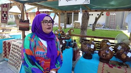 Sındırgılı kadınlar sanat sokağı ile geleneği devam ettirdi