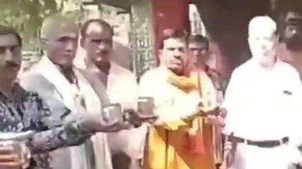 सीहोर : रूठे इंद्रदेव को मनाने कवायद शुरू, विशेष समुदाय ने मंदिर पहुंचकर किया जल अभिषेक