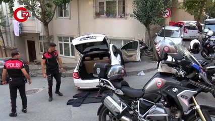 Yer Gaziosmanpaşa... Kovalamaca sonucu yakalanan araçta 'kalaşnikof' ele geçirildi