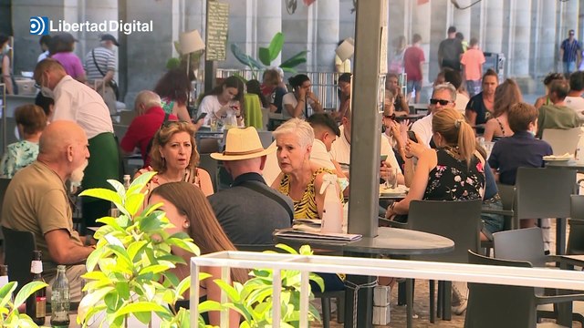 España recibió hasta julio 47,6 millones de turistas que gastaron casi 60.000 millones