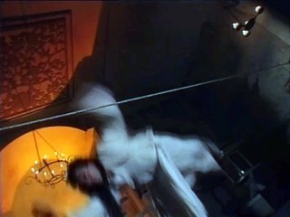 The Return of the Condor Heroes 95 in slow motion 神鵰俠侶 李若彤版 小龍女施展輕功 睡在繩子上  Little Dragon Girl performs lightness kung fu and sleeps on a rope