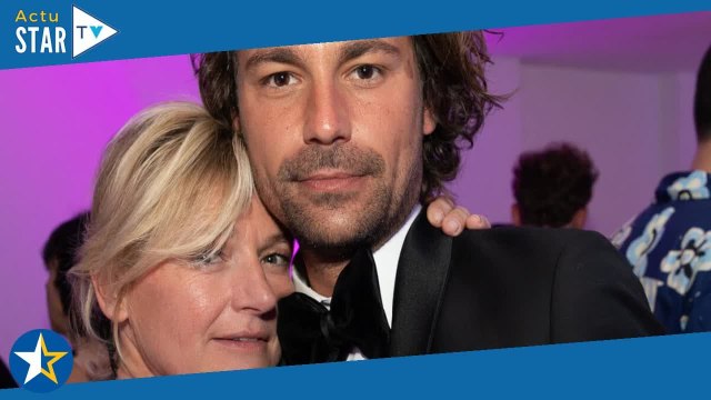 Anne Elisabeth Lemoine C à Vous collée serrée avec Bertrand Chameroy, photo en dehors des plateaux