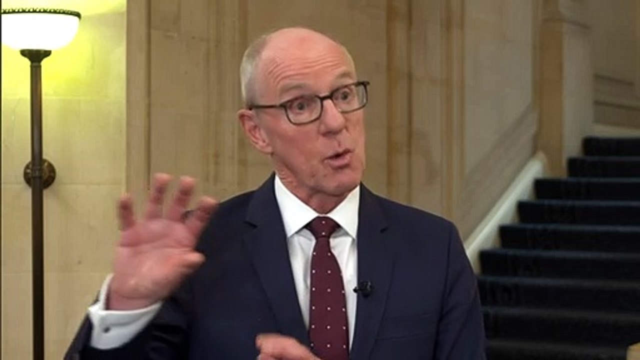 Minister defends handling of school concrete safety scare