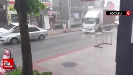 Kocaeli'de sağanak yağmur hayatı olumsuz etkiledi