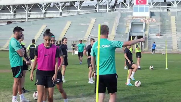 Ankara Büyükşehir Belediyesi FOMGET Kadın Futbol Takımı Şampiyonlar Ligi'ne Hazırlanıyor