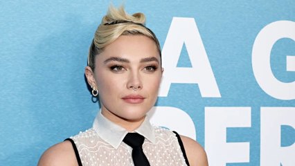 La Actriz De Oppenheimer Defiende Sus "Pequeños Y Bonitos Pezones"