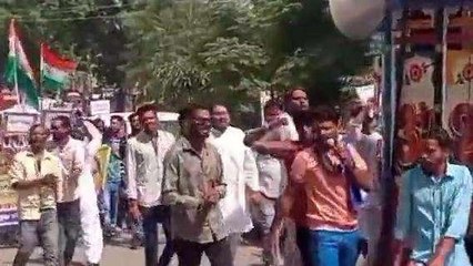 सागर: भीम आर्मी के कार्यकर्ता उतरे सड़कों पर जमकर की नारेबाजी