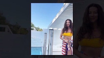 Başak Dizer'in kadrajından Kurt Efe ve Kıvanç Tatlıtuğ'un havuz keyfi
