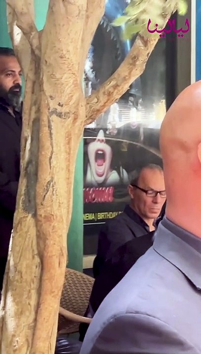 عمرو عبد الجليل في انتظار جثمان شقيقه وسط حراسة مشددة