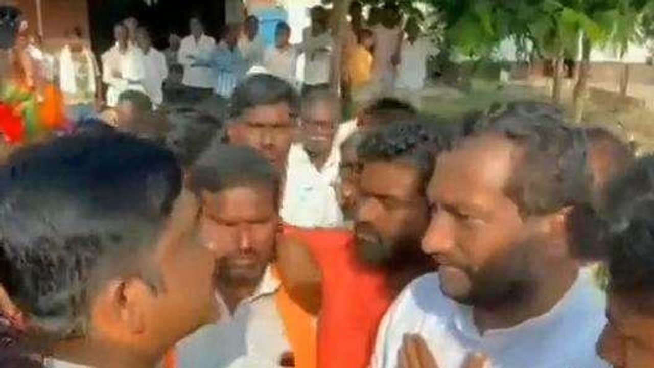 కామారెడ్డి: ఎమ్మెల్యే రఘునందన్ రావును అడ్డుకున్న పోలీసులు..!