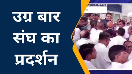 कुशीनगर में हापुड़ की घटना को लेकर बिफरे वकील, उग्र प्रदर्शन की चेतावनी