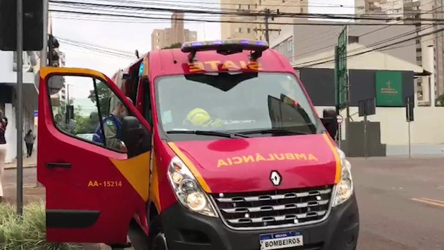 Após colisão com carro, motociclista sofre queda na Rua Minas Gerais