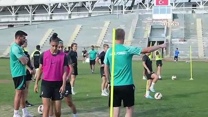 L'équipe féminine de football FOMGET de la municipalité métropolitaine d'Ankara se prépare pour la Ligue des champions