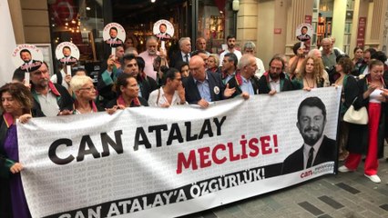 Avukatlardan Dünya Barış Günü'nde eylem: "Hukuksuzluğu kınıyoruz"