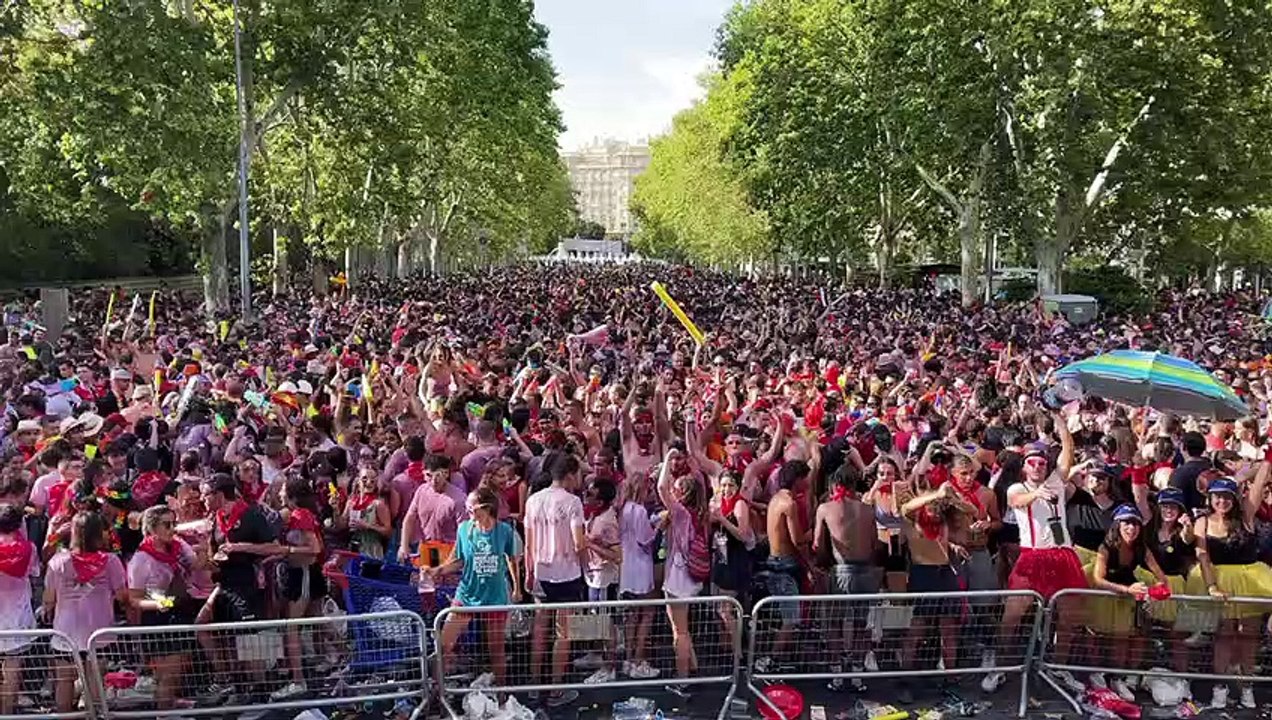 Desfile de peñas en las Fiestas de Valladolid