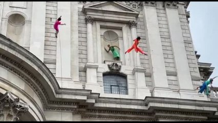 A Londra la danza verticale sulla cattedrale di Saint Paul