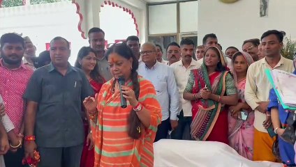 वसुंधरा राजे त्रिपुरा सुंदरी में