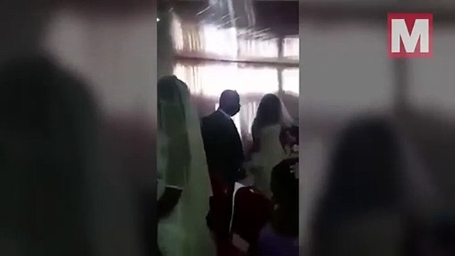 Habillée en mariée, elle interrompt le mariage de son amant !