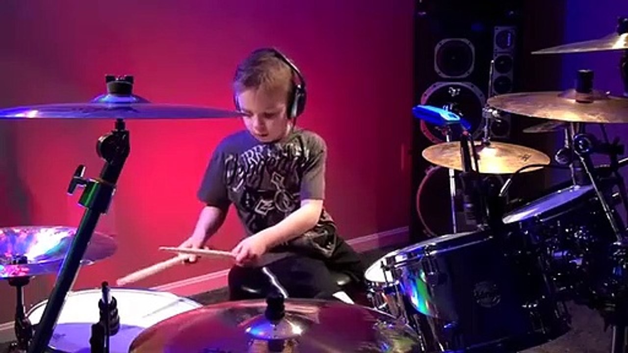 A 6 ans, il est un virtuose de la batterie