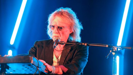 GALA VIDEO - Christophe, mort seul “comme un malheureux” ? Sa veuve Véronique accusée