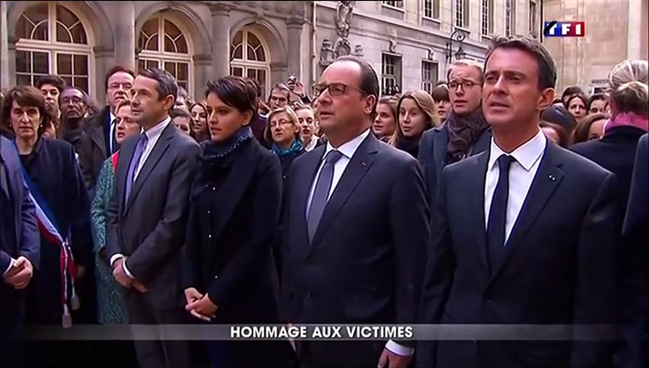 Une Marseillaise poignante entonnée à la Sorbonne en présence de François Hollande en hommage aux victimes des attentats