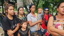 Migrantes venezolanos reciben ayuda, ponen a su disposición 5 autobuses
