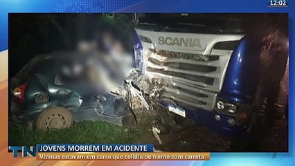 Dois jovens morrem em colisão na BR-101