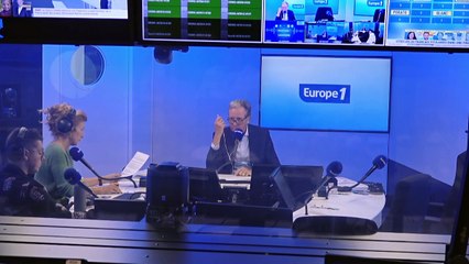 «Nous ne laisserons rien passer» : Macron affiche sa fermeté sur l'abaya et le qamis avant la rentrée