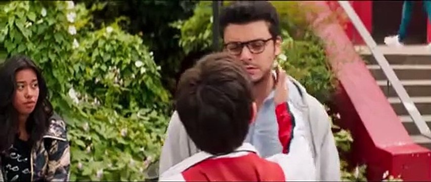 Public Buzz : Kev Adams de retour au cinéma avec Gangsterdam !