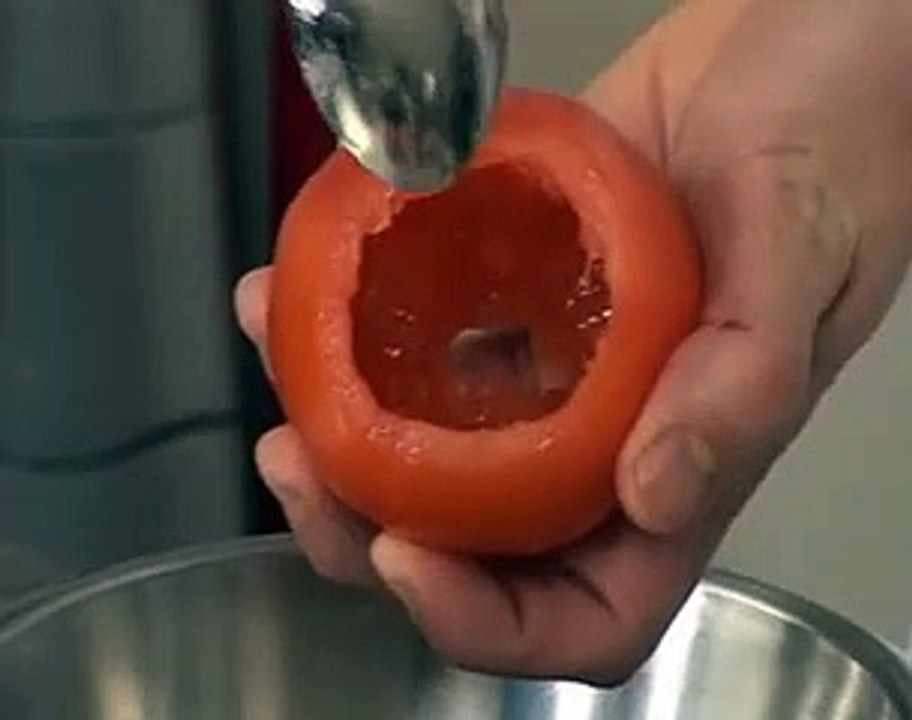 Tomates farcies, jus de persil