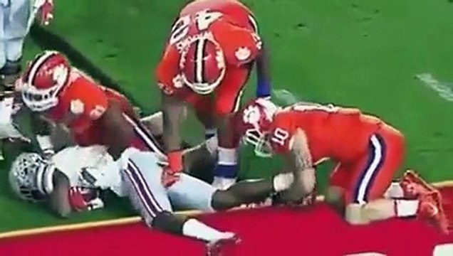 Public Buzz : Un joueur de football américain victime d’attouchements sexuels en plein match