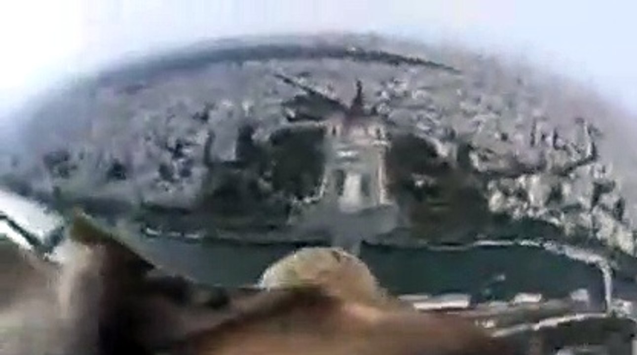 Avez-vous déjà vu Paris... depuis le dos d'un aigle ?