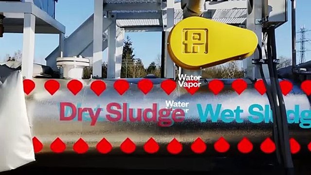 Bill Gates boit de l’eau obtenue à partir d'excrément