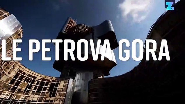 Volez au-dessus des monuments oubliés de la guerre