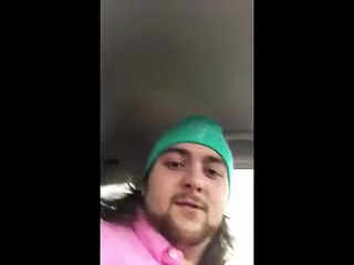 Un père de famille pète les plombs sur un conducteur !