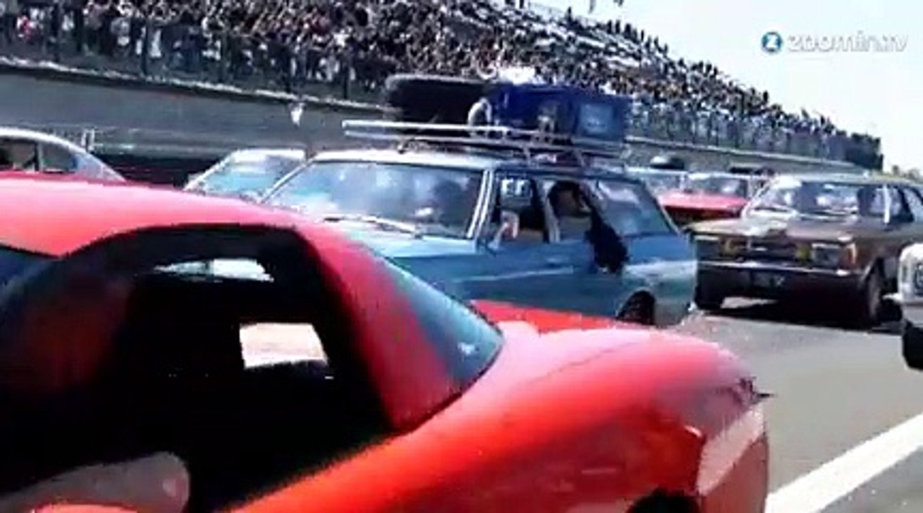 La voiture de Gaston Lagaffe à Magny-Cours!