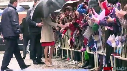 Le roi Felipe VI et Letizia : Disponibles pour la foule malgré la pluie !