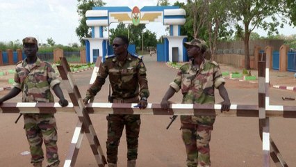 مشاهد متشابهة في 7 دول أفريقية عقب الانقلابات