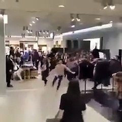 Collection H&M x Balmain : Scène d'émeute complètement folle dans un magasin