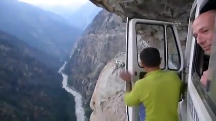 La route la plus effrayante du monde !