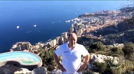 Le Prince Albert II de Monaco relève le défi du Ice Bucket Challenge