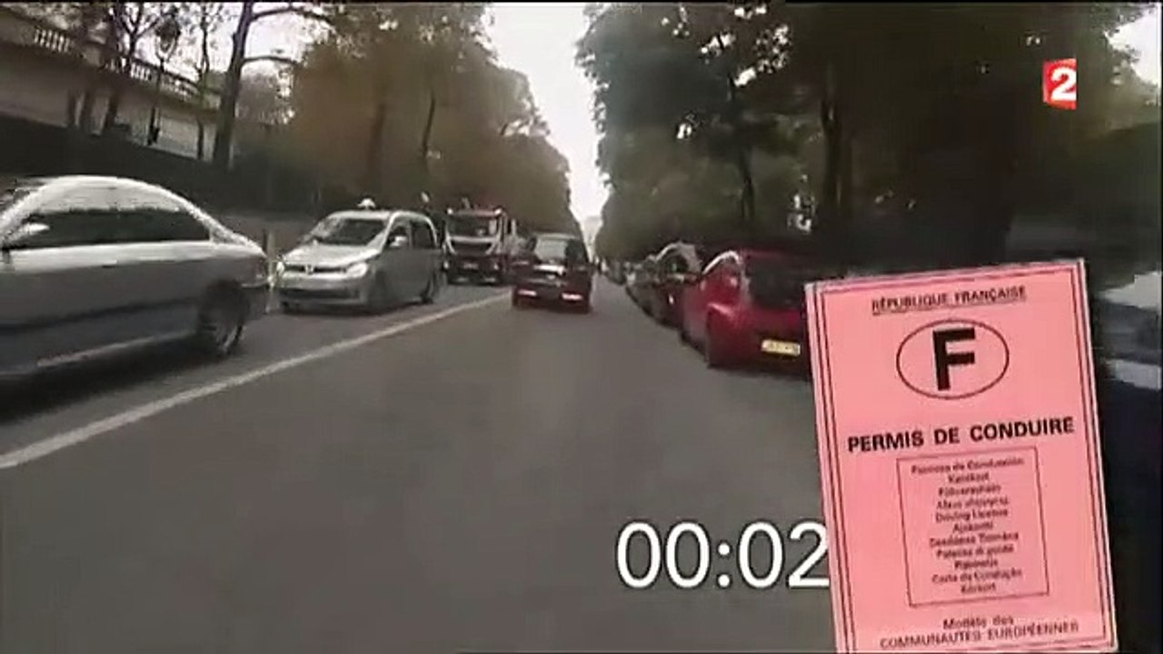 Le ministre de l'Intérieur pris en flagrante violation du Code de la Route