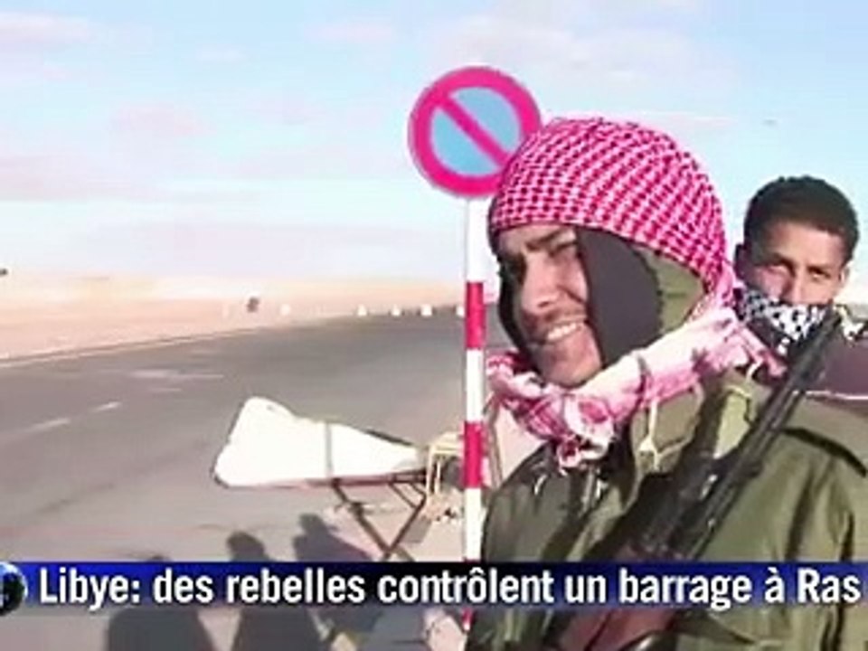 L'opposition libyenne recule dans l'Est, Kadhafi dit avoir repris des villes