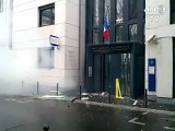 Lycéen frappé par un policier: des jeunes s'en prennent à deux commissariats parisiens