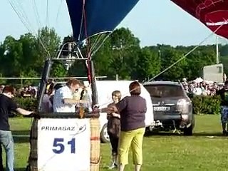 Au 38e championnat de France de montgolfières, petits et grands s'émerveillent