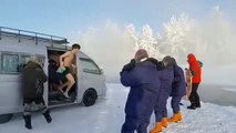 Un touriste japonais se baigne dans une eau à -60 degrés dans le village le plus froid du monde !